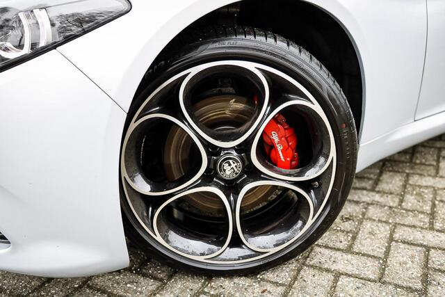 Alfa Romeo GIULIA 2.0 Competizione Q4 / H&K / CARPLAY / ADAPT. SCHOKBREK.