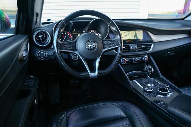 Alfa Romeo GIULIA 2.0 T AWD B4 + GEPANTSERD 280 PK | Diplomatiek veiligheidsglas | Ex-regeringsauto Italië | Unieke historie