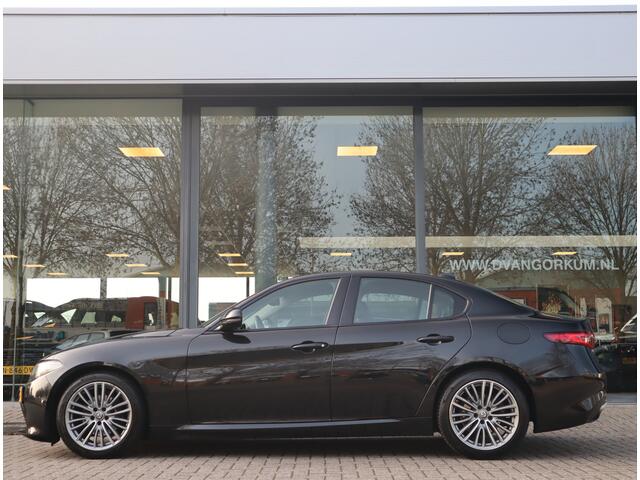 Alfa Romeo GIULIA 2.0T Super / Adaptive CC