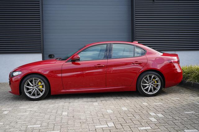 Alfa Romeo GIULIA 2.0T Super 310 pk! Stoelverw./ Cruise/ Climate