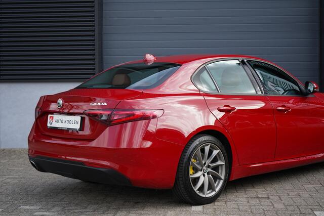 Alfa Romeo GIULIA 2.0T Super 310 pk! Stoelverw./ Cruise/ Climate