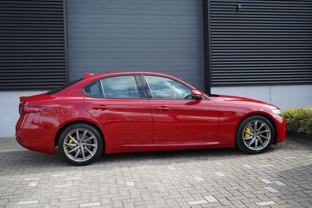 Alfa Romeo GIULIA 2.0T Super 310 pk! Stoelverw./ Cruise/ Climate