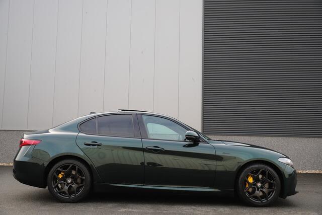 Alfa Romeo GIULIA 2.0T 200pk*Veloce int.*/Leder/Pano-dak/H-Kardon/Trekh./Adaptive