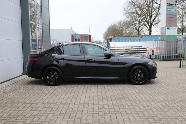 Alfa Romeo GIULIA 2.0T SPRINT/VELOCE.INT/STOEL.STUUR.VERW/ADAP.CRUISE/19