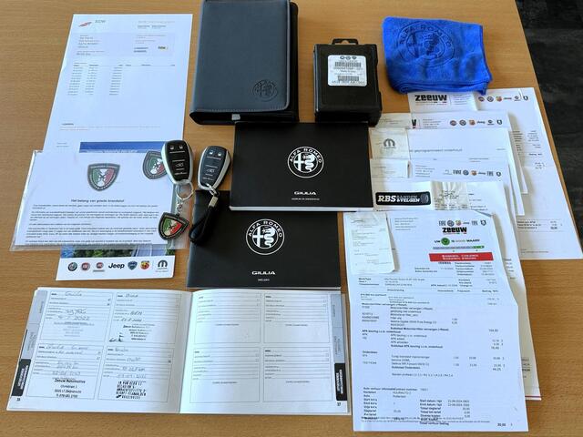 Alfa Romeo GIULIA 2.0T Super / 98dkm / Veloce pakket / NL-auto /