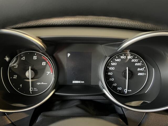 Alfa Romeo GIULIA 2.0T