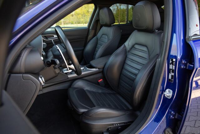 Alfa Romeo GIULIA 2.0 T Veloce , Panoramadak, Adap. cruise, Harman/Kardon,