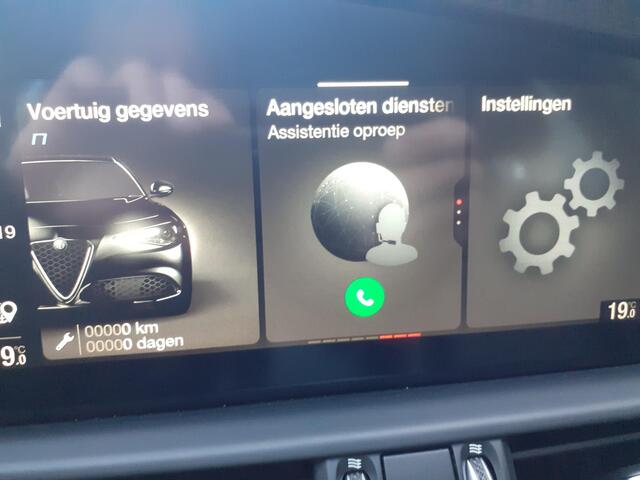 Alfa Romeo GIULIA 2.0 T Sprint VELOCE INT. / SPORTUITLAAT / VERLAAGD