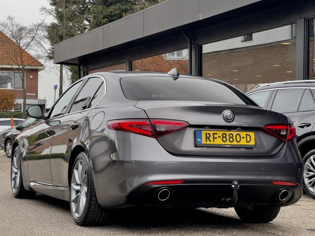Alfa Romeo GIULIA 2.2 SUPER 180PK AUT8 LEDER NAVI AIRCO LED LMV PDC