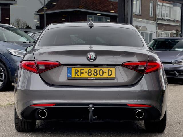 Alfa Romeo GIULIA 2.2 SUPER 180PK AUT8 LEDER NAVI AIRCO LED LMV PDC