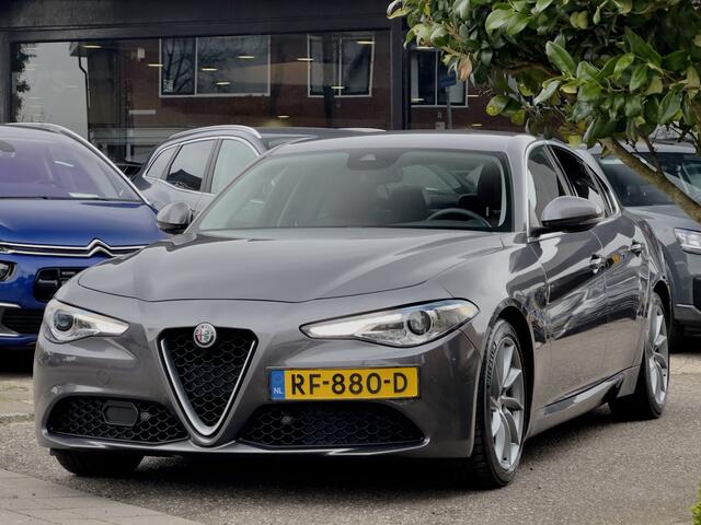 Alfa Romeo GIULIA 2.2 SUPER 180PK AUT8 LEDER NAVI AIRCO LED LMV PDC