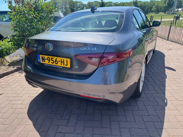 Alfa Romeo GIULIA 2.0T Super 200 PK Automaat *Leder*Keyless*Zeer nette auto
