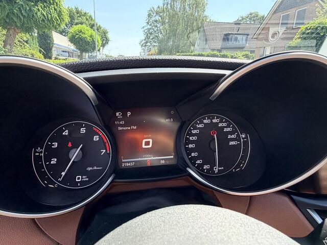 Alfa Romeo GIULIA 2.0T Q2 Veloce 310PK AutomaatoLederoNavi