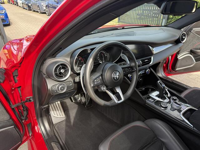Alfa Romeo GIULIA 2.0 T Veloce Ti AWD Alfa Rosso - Face lift - Nieuwstaat!