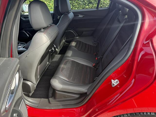 Alfa Romeo GIULIA 2.0 T Veloce Ti AWD Alfa Rosso - Face lift - Nieuwstaat!