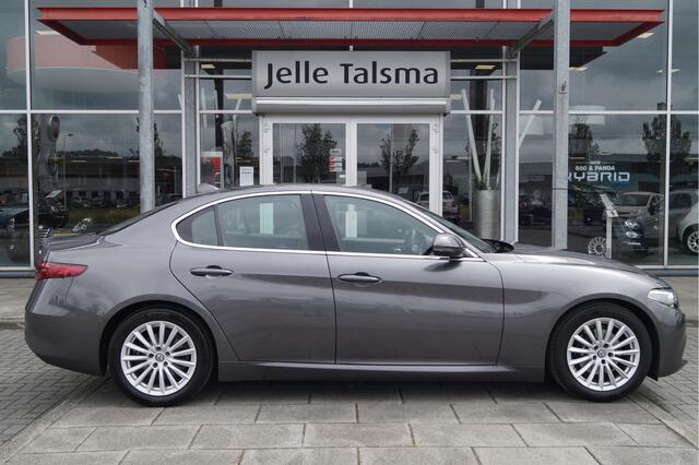 Alfa Romeo GIULIA 2.0T Super | Climate Control | Navigatie | Afneembare Trekhaak |