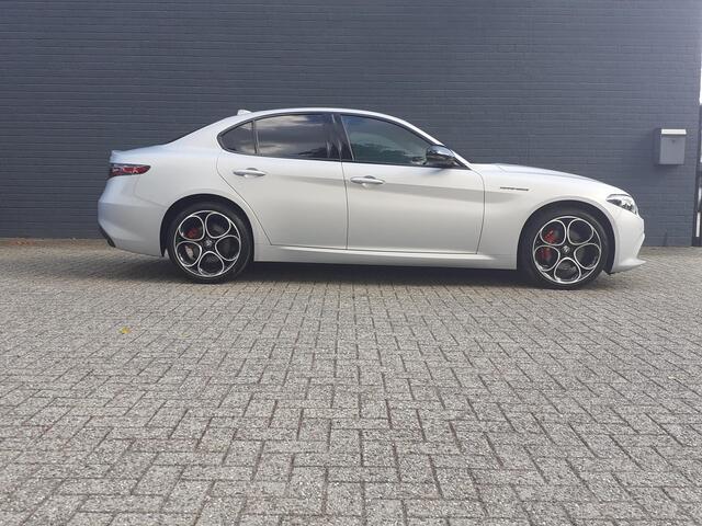 Alfa Romeo GIULIA 2.0 T GME AWD Competizione moonlight grey