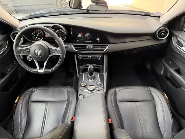 Alfa Romeo GIULIA 2.0T B-Tech, 200Pk, 2019, 1ste eigenaar, Ragazzon, KW onderstel, Volledig leder, BTW auto, Schakel flippers, Parkeersensensoren,