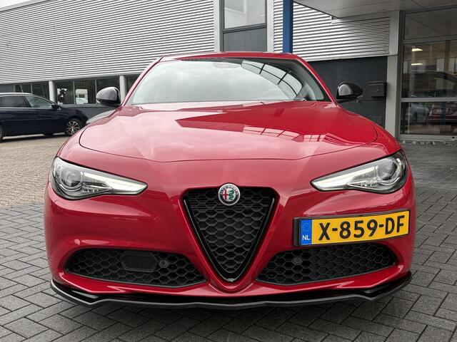Alfa Romeo GIULIA 2.0T Super 200pk | Afn. Trekhaak | Stoel- & Stuurverwarming | Camera | Adaptive Cruise | Winterset