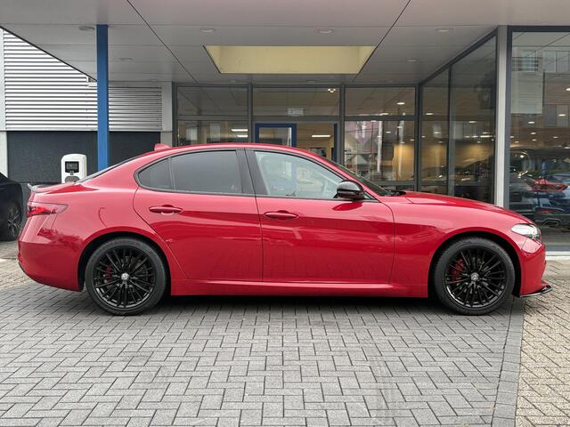 Alfa Romeo GIULIA 2.0T Super 200pk | Afn. Trekhaak | Stoel- & Stuurverwarming | Camera | Adaptive Cruise | Winterset
