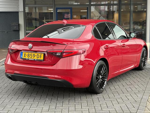 Alfa Romeo GIULIA 2.0T Super 200pk | Afn. Trekhaak | Stoel- & Stuurverwarming | Camera | Adaptive Cruise | Winterset