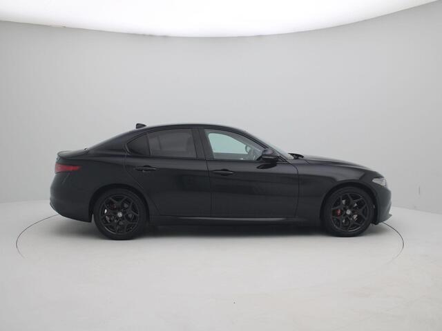 Alfa Romeo GIULIA 2.0T Sprint | Apple Carplay/Android Auto | Lederen Bekleding | Camera | Lichtmetalen Velgen |