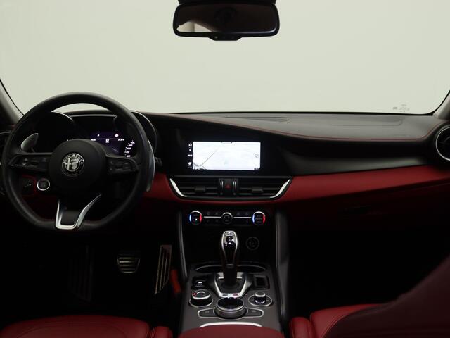 Alfa Romeo GIULIA 2.0T Sprint | Apple Carplay/Android Auto | Lederen Bekleding | Camera | Lichtmetalen Velgen |