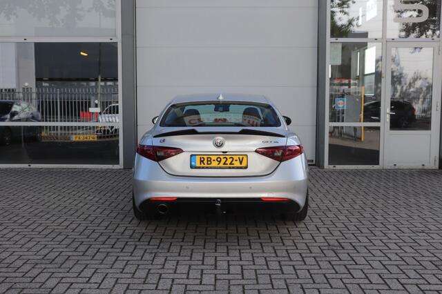Alfa Romeo GIULIA 2.0T SUPER AUT/ORIG.NL/A.CarPlay/Ad.Cruise/StuurenStoelverw./18inch 114dkm!