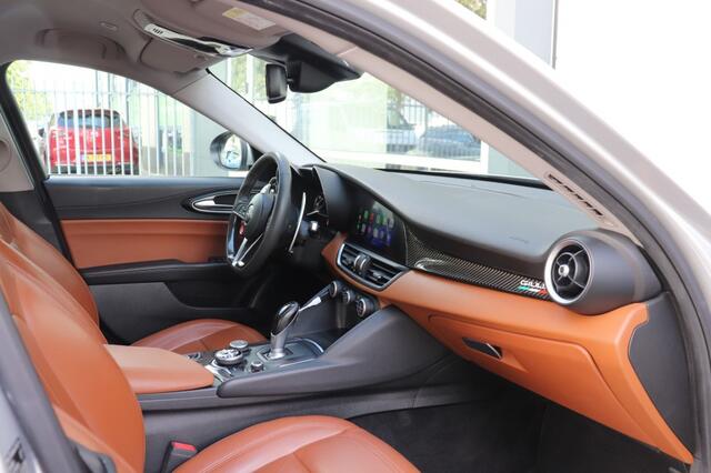 Alfa Romeo GIULIA 2.0T SUPER AUT/ORIG.NL/A.CarPlay/Ad.Cruise/StuurenStoelverw./18inch 114dkm!