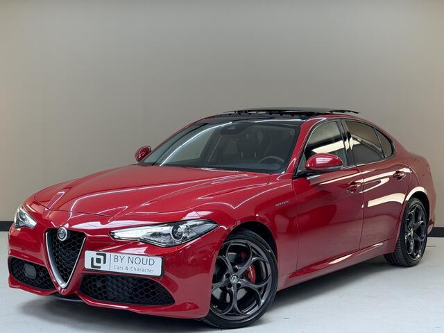 Alfa Romeo GIULIA 2.0 T AWD Veloce, 280Pk, 2017, 1ste eigenaar, Dealer onderhouden, Panoramadak, Sport interieur, 19" Breedset, Climate control, Cruise control, Parkeersensoren, Camera,