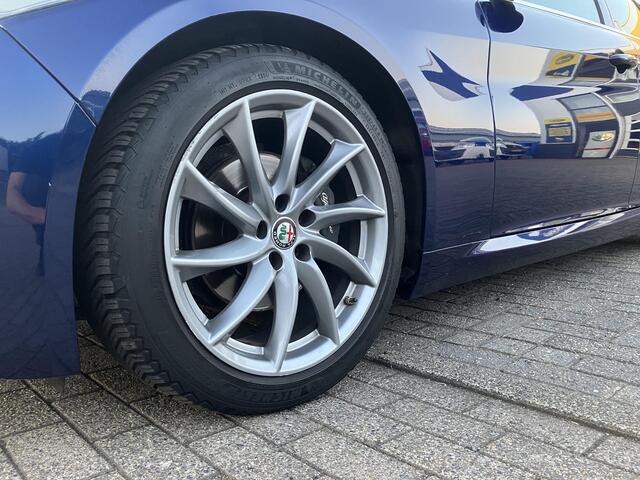 Alfa Romeo GIULIA 2.0T Super