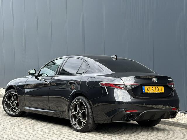 Alfa Romeo GIULIA 2.0 T GME AWD Veloce | 19" Velgen | Camera | Navigatie | Stoelverwarming | Apple Carplay/Android Auto | Leder