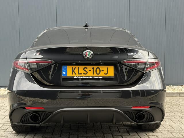 Alfa Romeo GIULIA 2.0 T GME AWD Veloce | 19" Velgen | Camera | Navigatie | Stoelverwarming | Apple Carplay/Android Auto | Leder