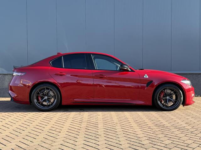 Alfa Romeo GIULIA 2.9 V6 Quadrifoglio CARBON | H/K | LEDER