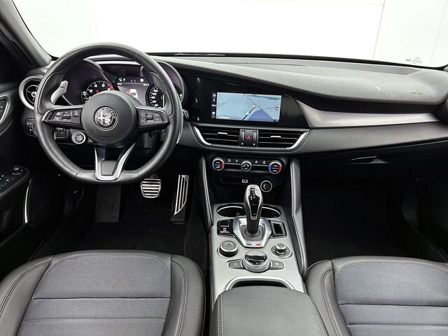 Alfa Romeo GIULIA 2.0T 200pk Sprint | AUTOMAAT | ACHTERUITRIJCAMERA | APPLE CARPLAY - ANDROID AUTO | HALF LEDER | PARKEERSENSOREN | DAB RADIO | ADAPTIVE CRUISE CONTROL | BI XENON |
