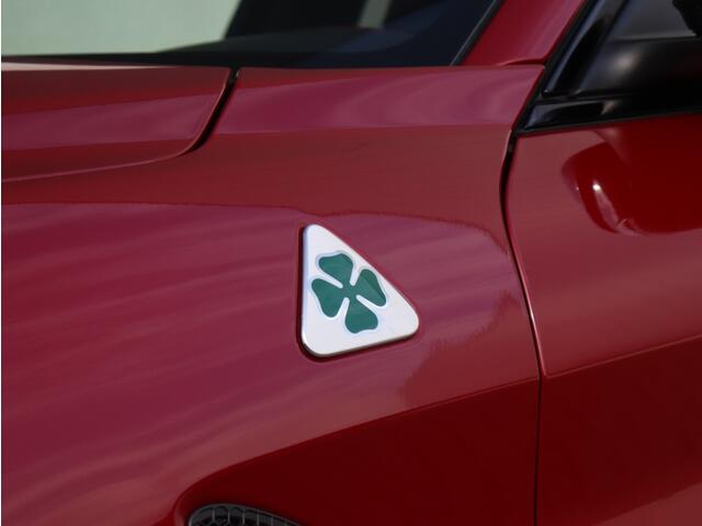 Alfa Romeo GIULIA 2.9 V6 Quadrifoglio | Sparco | Carbon | Akrapovic | Rosso 8C