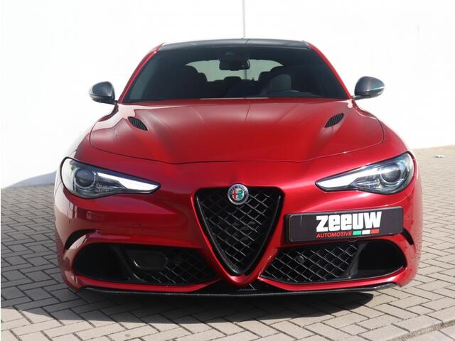 Alfa Romeo GIULIA 2.9 V6 Quadrifoglio | Sparco | Carbon | Akrapovic | Rosso 8C