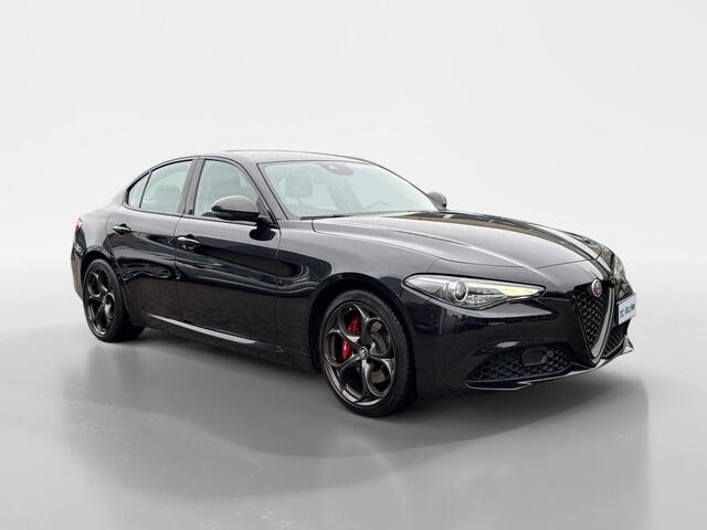 Alfa Romeo GIULIA 2.0T B-Tech | 200PK | 19 INCH | AD.CRUISE | CAMERA | STOEL & STUURVERWARMING | CARPLAY |