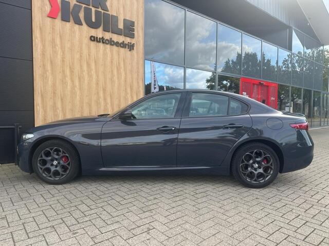 Alfa Romeo GIULIA 2.0T Super / Veloce interieur