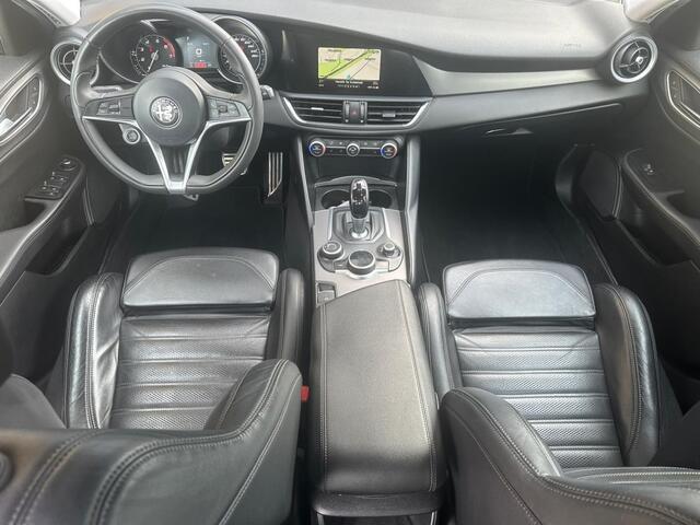 Alfa Romeo GIULIA 2.0T Super / Veloce interieur