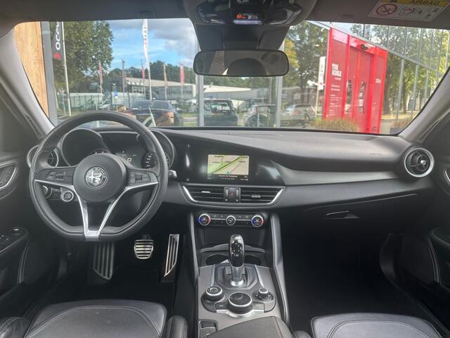 Alfa Romeo GIULIA 2.0T Super / Veloce interieur