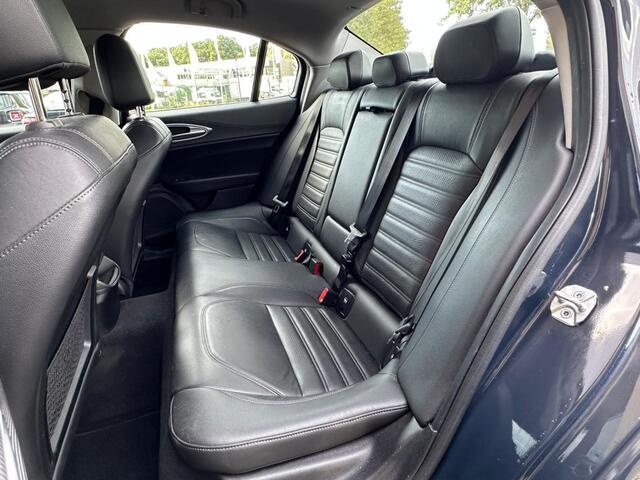 Alfa Romeo GIULIA 2.0T Super / Veloce interieur