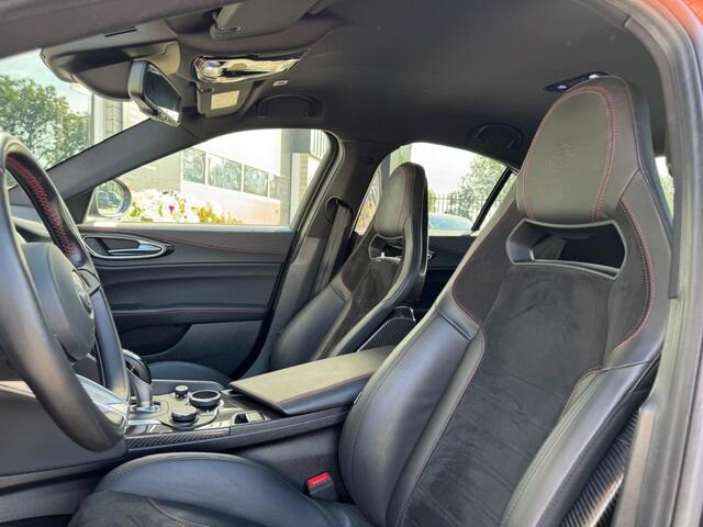 Alfa Romeo GIULIA 2.9 V6 QUADRIFOGLIO Carbon pakket Sparco kuipstoelen Carplay Perfect onderhouden! – foto 3