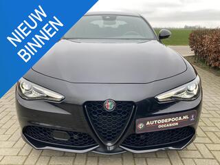 Alfa Romeo GIULIA 2.0 T Veloce Ti AWD Lederen dasboard - Q
