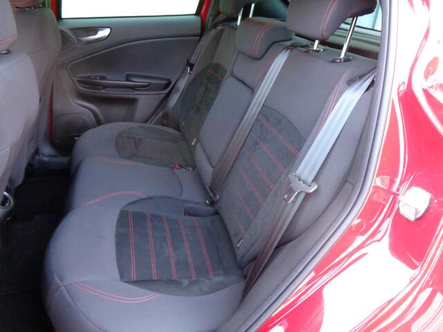 Alfa Romeo GIULIETTA 1.4 Turbo MultiAir Super Bose sound, Brembo remmen 1e eig. 18 inch velgen