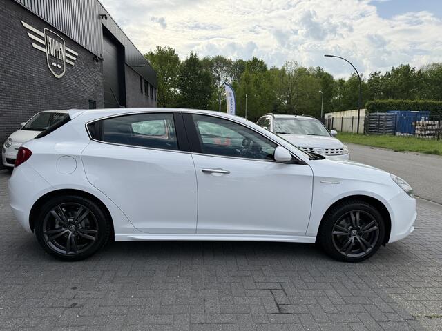 Alfa Romeo GIULIETTA 1.4 Turbo MultiAir Super | 2E EIGENAAR | 12MND GARANTIE | AUTOMAAT | NAVI | CRUISE |