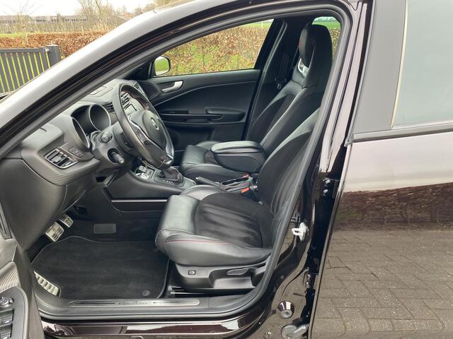 Alfa Romeo GIULIETTA 1.750 Turbo Veloce S edition Apple CarPlay Panoramadak Sportstoelen