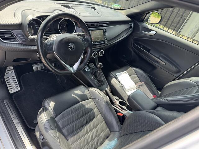 Alfa Romeo GIULIETTA 1.4 Turbo MultiAir Super Panorama/Bose/Leer/Stoelverw/Clima/Navi