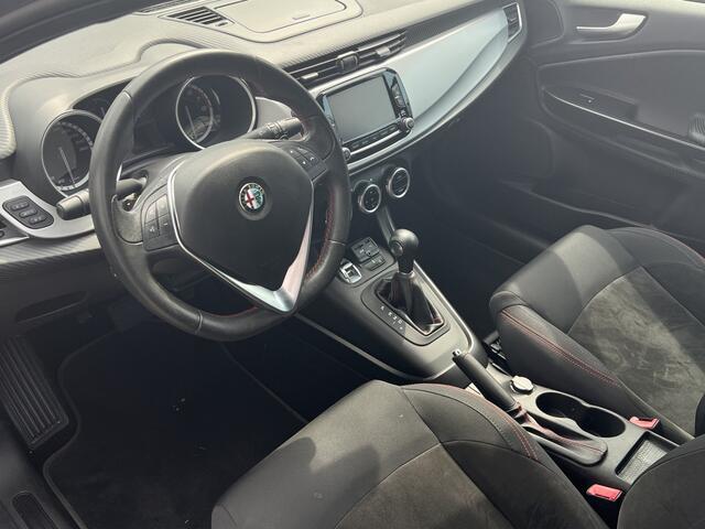 Alfa Romeo GIULIETTA 1.4 Turbo MultiAir | QV look Stoel & Skirts | Navi
