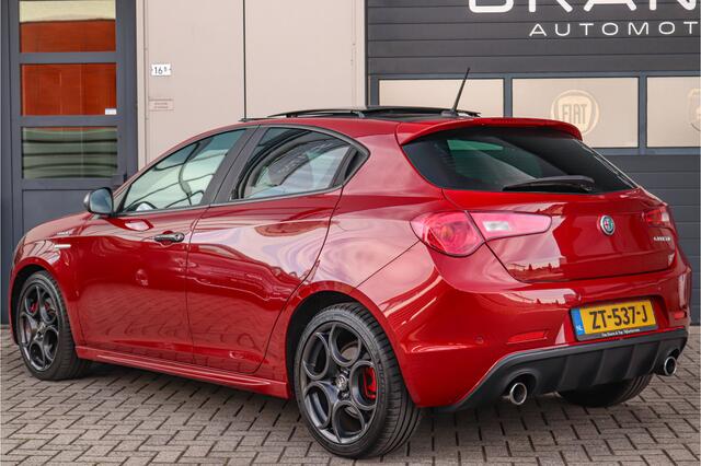 Alfa Romeo GIULIETTA 1.75 TBI Veloce Leder Pano Bose Parelmoer Dealer onderhouden